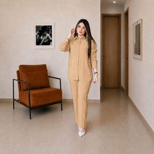 Ensemble chemise et pantalon large Sérénité, coloris Caramel, détail du tissu crêpe