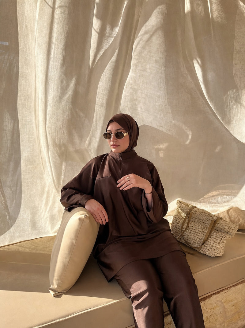 Ensemble en satin Doha Mode, tunique et pantalon assortis, coloris Marron
